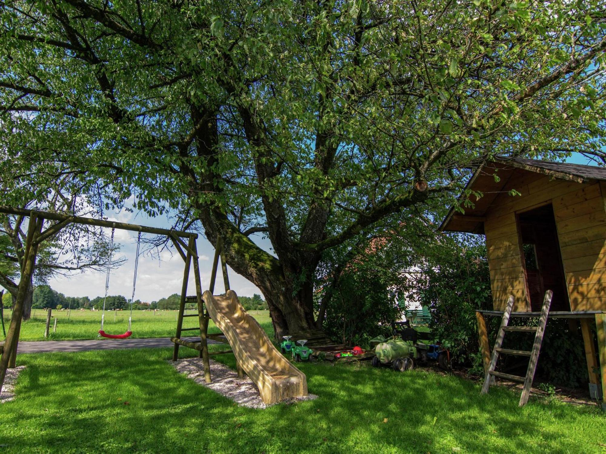 Alluring Holiday Home In Ubersee With Whirlpool Екстер'єр фото