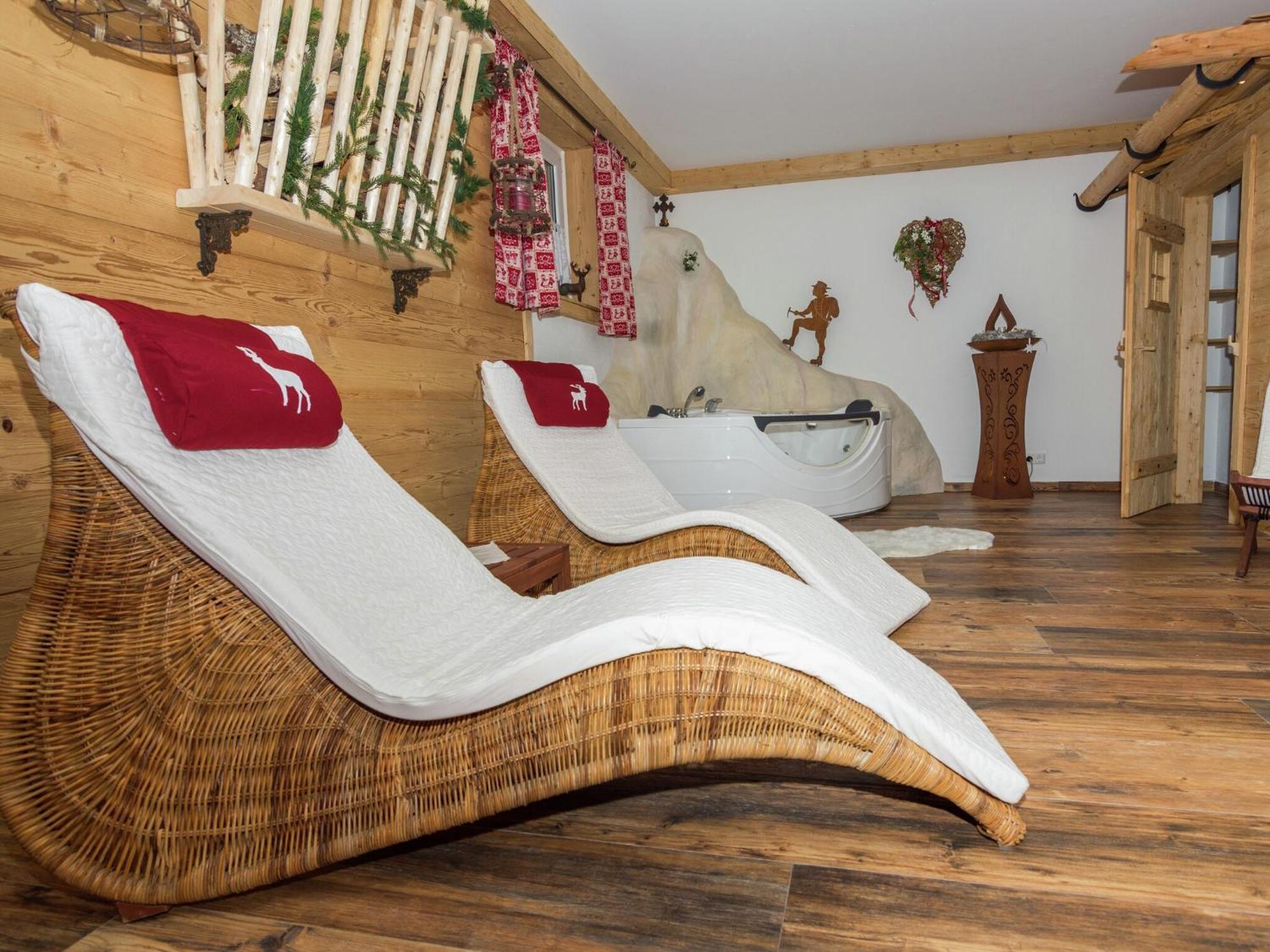 Alluring Holiday Home In Ubersee With Whirlpool Екстер'єр фото