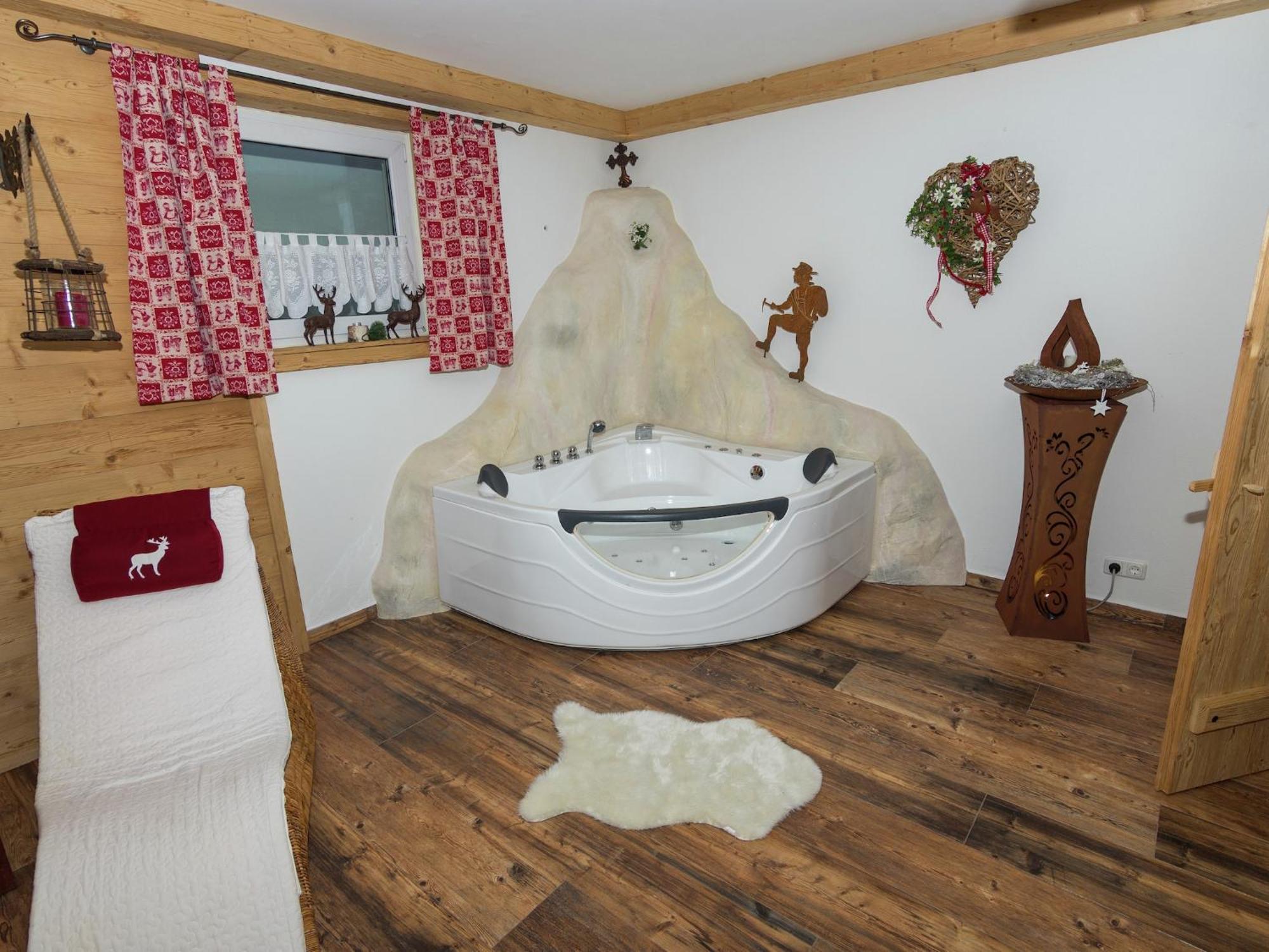 Alluring Holiday Home In Ubersee With Whirlpool Екстер'єр фото